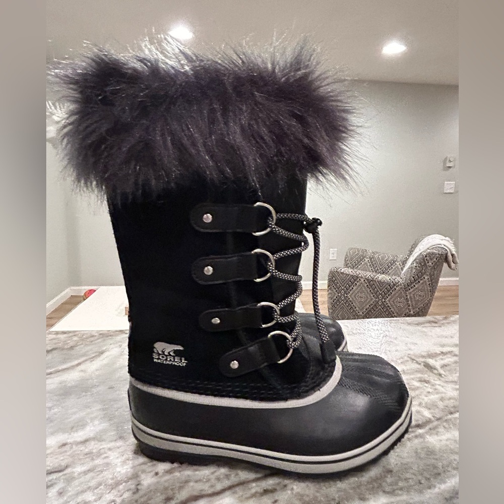 Sorel Joan of Arctic Snow Boot, Kids Size 3